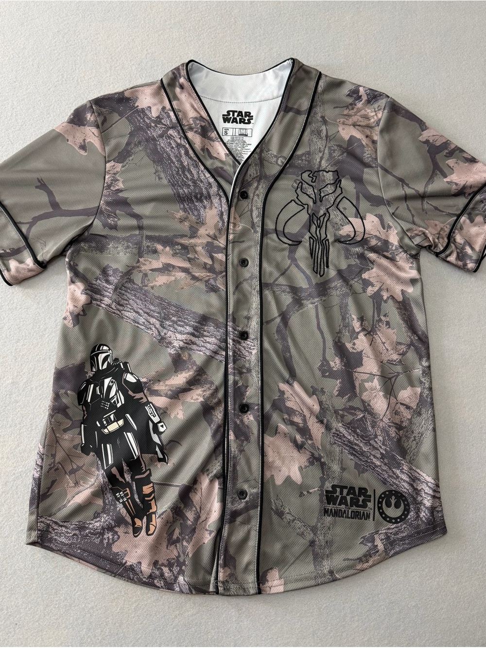 189/374 Star Wars The Mandalorian Camo Baseball Jersey Shirt Size S New NWOT